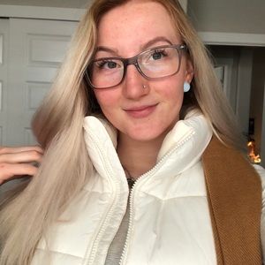 Meet your Posher, Deanna